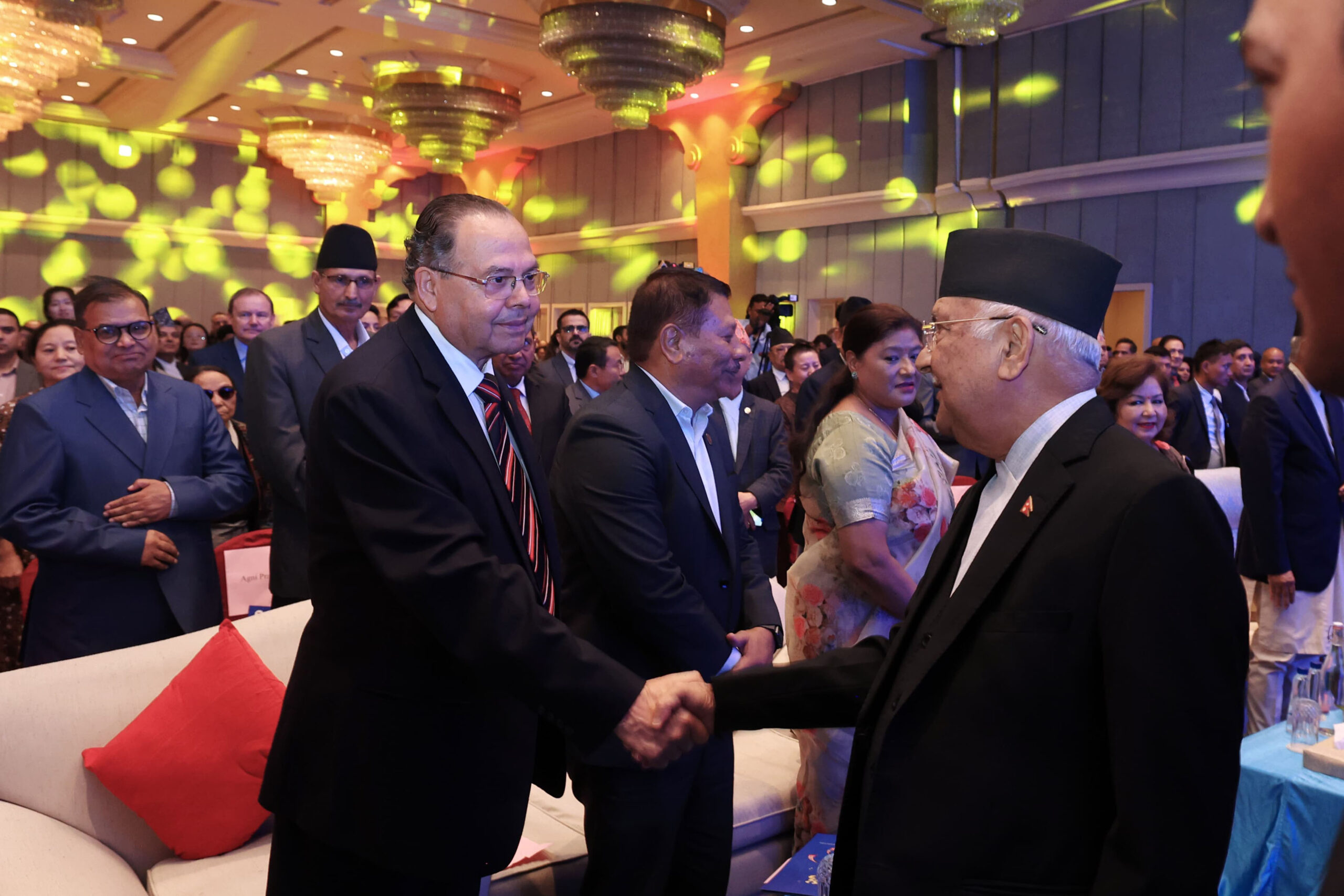 प्रधानमन्त्री ओली र नेकपा (एस)का नेता खनाल