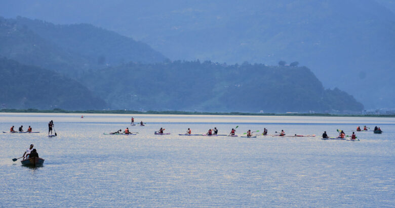 फेवातालमा बोटिङ