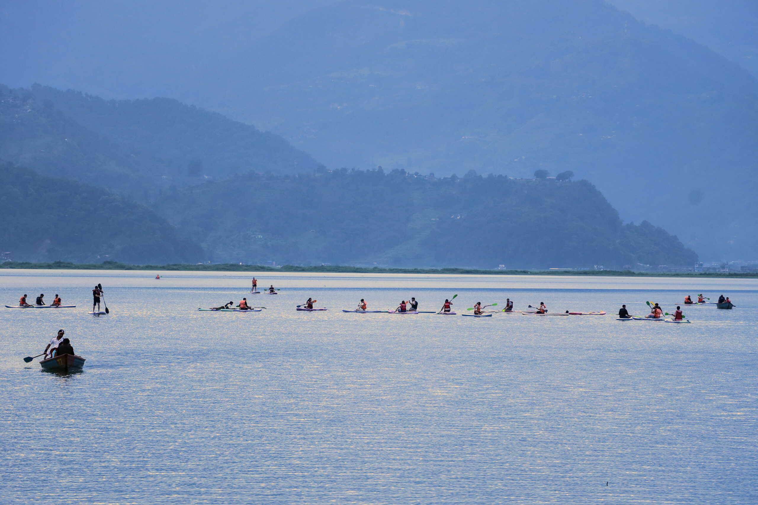 फेवातालमा बोटिङ