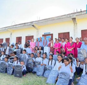 एनएमबि बैंकंद्वारा श्री अमर जैन विद्यालयमा स्कुल ब्याग र वाटर डिस्पेन्सर हस्तान्तरण