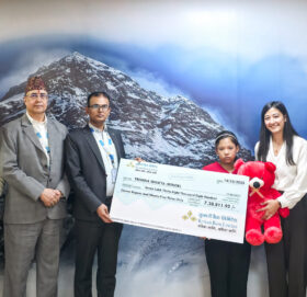 कुमारी बैंकद्वारा ‘कुमारी’ तृष्णा शाक्य लाई छात्रवृत्ति रकम हस्तान्तरण