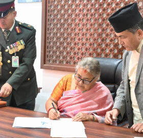 जटिल मोडमा देशको राजनीति, तत्वहरुले पर्दा पछाडि बसेर खेल्दा थप अप्ठेरो