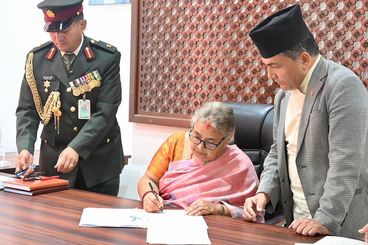 जटिल मोडमा देशको राजनीति, तत्वहरुले पर्दा पछाडि बसेर खेल्दा थप अप्ठेरो