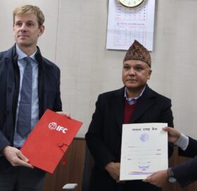 नेपाल राष्ट्र बैंक र आईएफसीबीच जलवायु वित्तकाे रणनीति विकाससम्बन्धी समझदारी