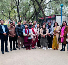 सन नेपाल लाइफद्वारा वीरेन्द्रनगरमा वृक्षारोपण र ज्याकेट वितरण