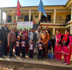 कामना सेवा विकास बैंकद्वारा रामकोश फूलबारी विद्यालयमा पोशाक तथा शैक्षिक सामाग्री वितरण