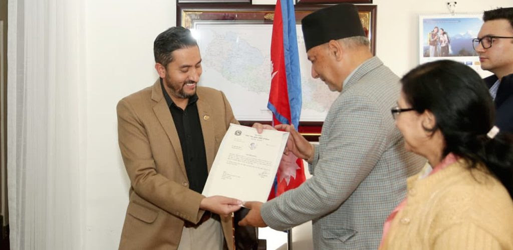 प्रेस काउन्सिलका अध्यक्ष डा. कुमार आचार्यले पाए नियुक्ति पत्र