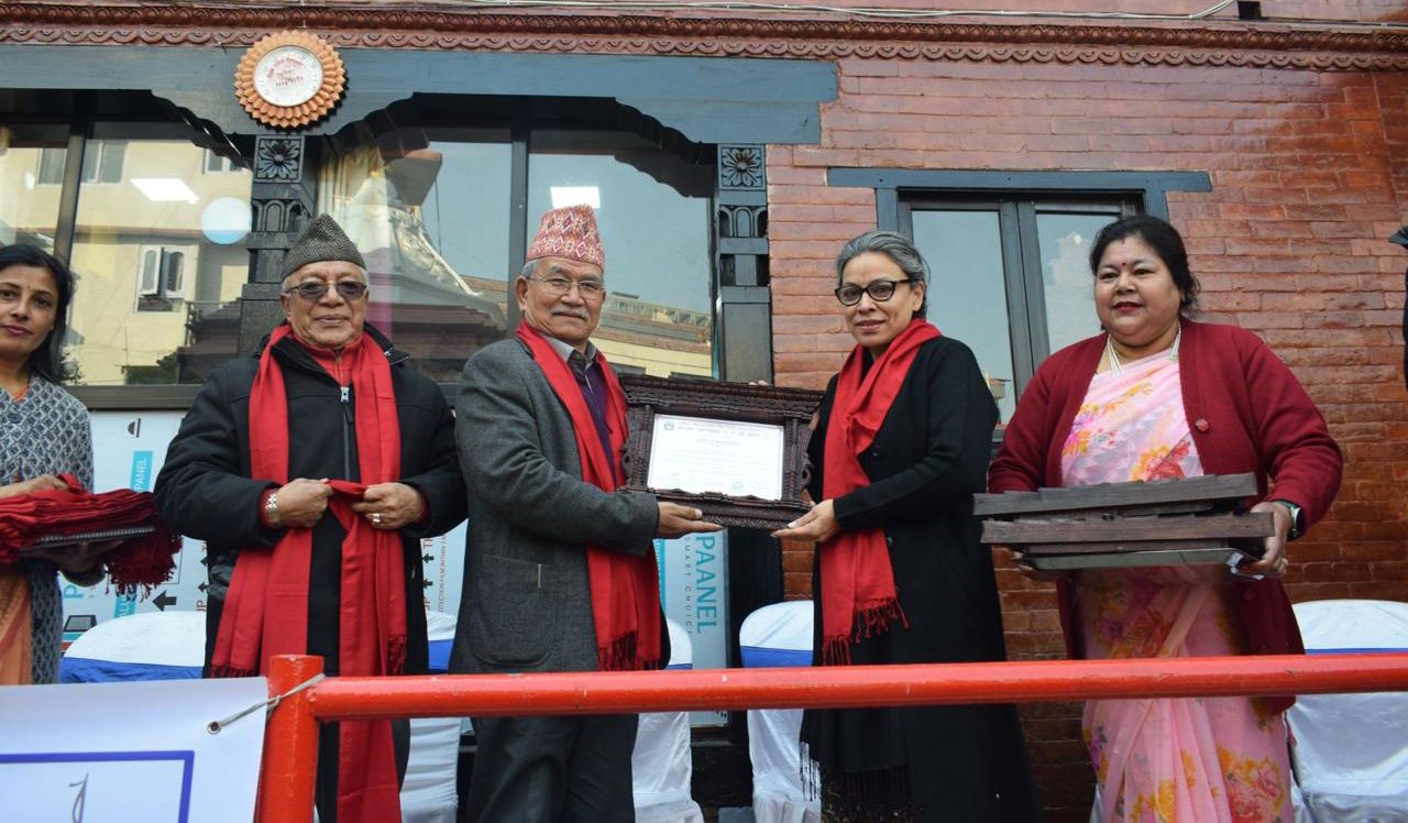 हिमालयन एभरेष्ट इन्स्योरेन्सद्वारा ललितपुरकाे एक स्वास्थ्य केन्द्रलाई अल्ट्रासाउण्ड मेसिन सहयोग