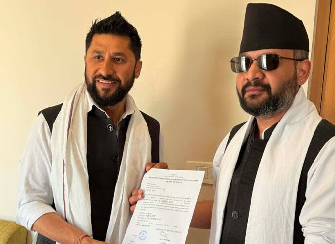 बालेनले झापा-५ को टिकट जनकपुरमा लिए